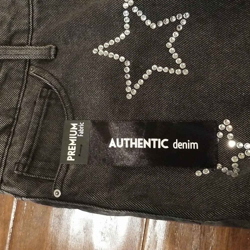 Simple Society Faded Blk High Rise Jeans W/ F… - Picture 4 of 12